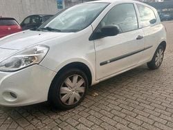 Weiß Gebraucht 2010 Renault Clio II Kleinwagen | 999 € (Superpreis)