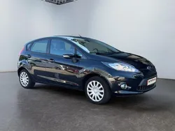 Pantherschwarz metallic Gebraucht 2012 Ford Fiesta Champions Edition Kleinwagen | 4.890 € (Fairer Preis)