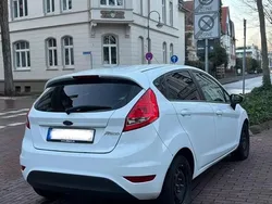 Weiß Gebraucht 2009 Ford Fiesta Kleinwagen | 1.750 € (Guter Preis)
