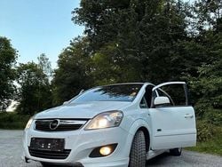 Weiß Gebraucht 2010 Opel Zafira OPC Van / Kleinbus | 3.000 € (Etwas zu teuer)