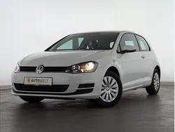 Pure white Gebraucht 2015 VW Golf VII Trendline Kleinwagen | 8.760 € (Guter Preis)