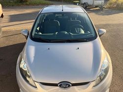 Grau Gebraucht 2012 Ford Fiesta Kleinwagen | 5.500 € (Teuer)