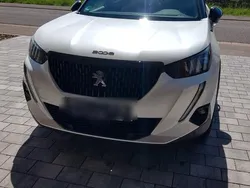 Weiß Gebraucht 2022 Peugeot 2008 GT SUV | 20.300 € (Fairer Preis)