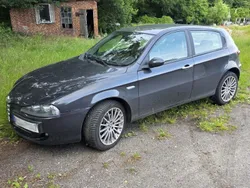 Grau Gebraucht 2007 Alfa Romeo 147 Distinctive Kleinwagen | 1.590 € (Etwas zu teuer)