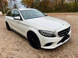 Weiß Gebraucht 2019 Mercedes C200 AMG Kombi | 20.500 €