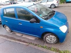 Blau Gebraucht 2003 Toyota Yaris Kleinwagen | 299 €