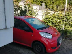 Rot Gebraucht 2009 Citroën C1 Kleinwagen | 300 €