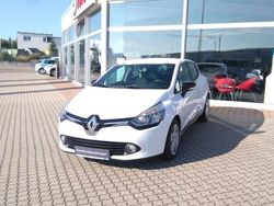 Weiß Gebraucht 2016 Renault Clio IV LIMITED Kleinwagen | 7.700 € (Etwas zu teuer)