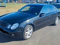 Schwarz Gebraucht 2006 Mercedes E200 Classic Limousine | 12.300 €