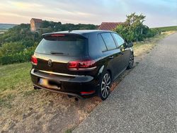 Schwarz Gebraucht 2011 VW Golf VI Edition Kleinwagen | 10.000 € (Etwas zu teuer)