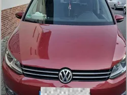 Rot Gebraucht 2012 VW Touran Van / Kleinbus | 11.000 € (Etwas zu teuer)