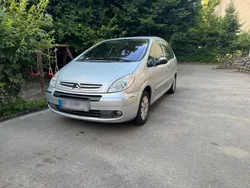 Grau Gebraucht 2006 Citroën Xsara Picasso Van / Kleinbus | 1.200 €
