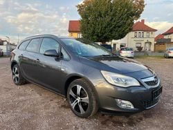 Grau Gebraucht 2011 Opel Ascona Kombi | 2.299 €