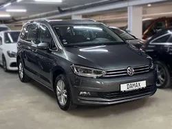Indiumgrau metallic Gebraucht 2018 VW Touran Highline Van / Kleinbus | 15.990 € (Superpreis)