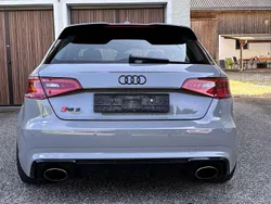 Grau Gebraucht 2016 Audi RS3 Kleinwagen | 32.800 € (Fairer Preis)
