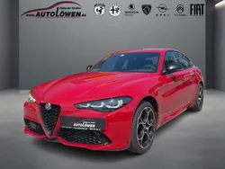 Rot (dunkelrot) Gebraucht 2023 Alfa Romeo Giulia Competizione Limousine | 40.850 € (Fairer Preis)