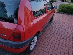 Rot Gebraucht 1999 Renault Clio II Limousine | 1.850 € (Fairer Preis)