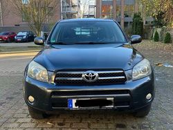 Grau Gebraucht 2007 Toyota RAV4 SUV | 4.995 € (Etwas zu teuer)
