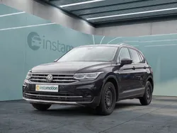 Schwarz Gebraucht 2023 VW Tiguan Elegance SUV | 36.760 € (Fairer Preis)