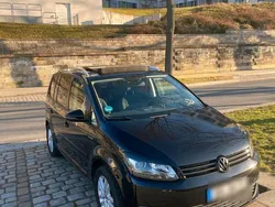 Schwarz Gebraucht 2015 VW Touran Van / Kleinbus | 11.900 € (Fairer Preis)