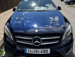 Blau Gebraucht 2017 Mercedes GLA200 AMG line SUV | 18.950 € (Fairer Preis)