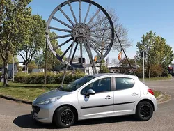 Silber Gebraucht 2009 Peugeot 207 Limousine | 4.259 € (Teuer)