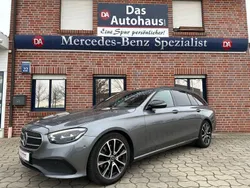 Grau Gebraucht 2020 Mercedes E220 Night Kombi | 25.990 € (Fairer Preis)
