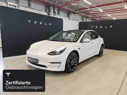 Pearl white multicoat Gebraucht 2021 Tesla Model 3 Performance Limousine | 28.400 € (Fairer Preis)