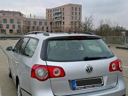 Silber Gebraucht 2005 VW Passat Kombi | 2.999 €