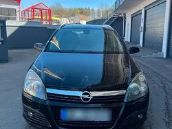 Schwarz Gebraucht 2005 Opel Astra Limousine | 1.600 € (Superpreis)
