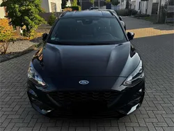 Schwarz Gebraucht 2021 Ford Focus Kombi | 17.000 € (Superpreis)