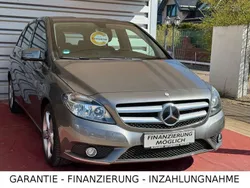 Grau Gebraucht 2012 Mercedes B180 Van / Kleinbus | 11.990 € (Fairer Preis)