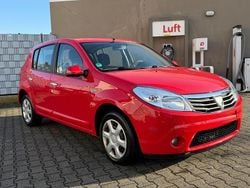 Rot Gebraucht 2010 Dacia Sandero Limousine | 1.690 € (Guter Preis)