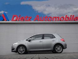 Silber (metallic) Gebraucht 2010 Toyota Auris Limousine | 6.900 € (Etwas zu teuer)