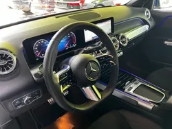 Mercedes GLB220