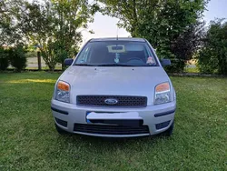 Grau Gebraucht 2005 Ford Fusion Ambiente Limousine | 2.700 € (Fairer Preis)