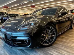 Grau Gebraucht 2018 Porsche Panamera Sport Turismo Limousine | 59.800 € (Fairer Preis)