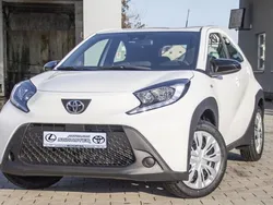 Schneeweiß Neu 2024 Toyota Aygo X-play Kleinwagen | 15.890 €
