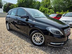 Schwarz Gebraucht 2012 Mercedes B200 Van / Kleinbus | 13.800 € (Fairer Preis)