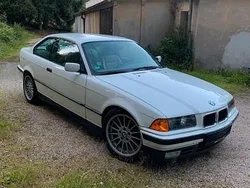 Weiß Gebraucht 1993 BMW 318 Coupé | 9.500 €