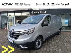 Grau Gebraucht 2023 Renault Trafic Komfort Van | 32.580 € (Guter Preis)