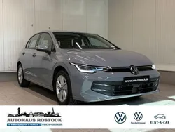 Mondsteingrau Gebraucht 2024 VW Golf VIII Life Limousine | 24.550 € (Fairer Preis)