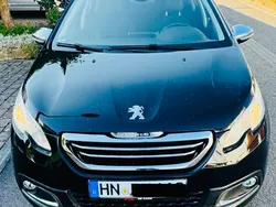 Schwarz Gebraucht 2015 Peugeot 2008 Allure SUV | 7.490 € (Fairer Preis)