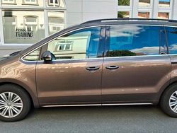 Braun Gebraucht 2012 VW Sharan Van / Kleinbus | 12.999 €