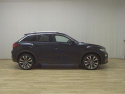 Deep black perleffekt Gebraucht 2021 VW T-Roc R-line SUV | 20.980 € (Fairer Preis)