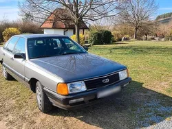 Grau Gebraucht 1985 Audi 100 Limousine | 4.900 €