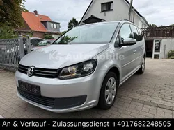 Silber Gebraucht 2013 VW Touran Comfortline Van / Kleinbus | 9.380 € (Fairer Preis)