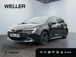 Schneeweiß Gebraucht 2024 Toyota Corolla Team Kombi | 28.480 € (Fairer Preis)