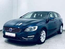 Blau Gebraucht 2015 Volvo V60 Momentum Kombi | 9.480 € (Guter Preis)