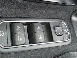 Schwarz Gebraucht 2023 Mercedes A250 Limousine | 44.000 € (Teuer)